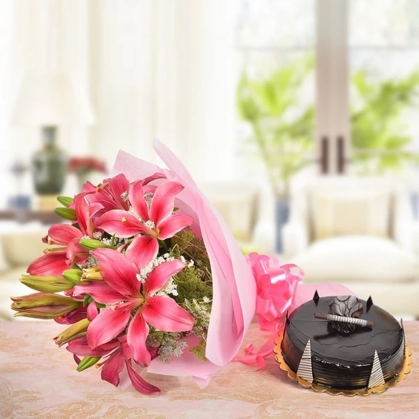 Order Pretty Desire For Bouquet & Cake online | Get same day delivery ...