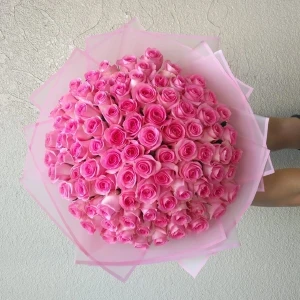 100 Pink Roses Bunch