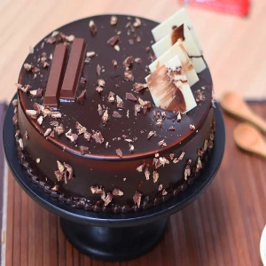 Luscious Chocolate Cake