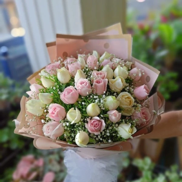 Serenity Bouquet Of Roses