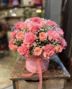 Mix Baby Pink Roses N Carnations Box Arrangement