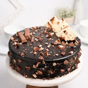 KitKat Chocolate Cake