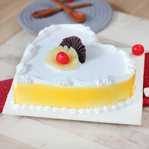 Creamy Pineapple cake
