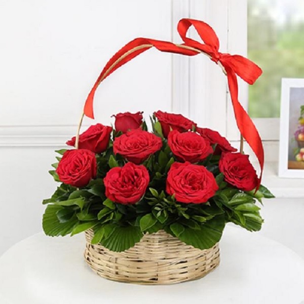 10 Red Rose Basket